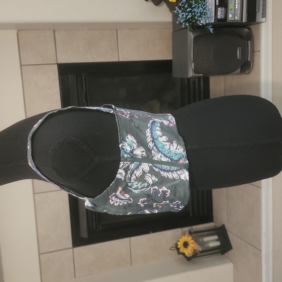 Top - Picture 2 of 9